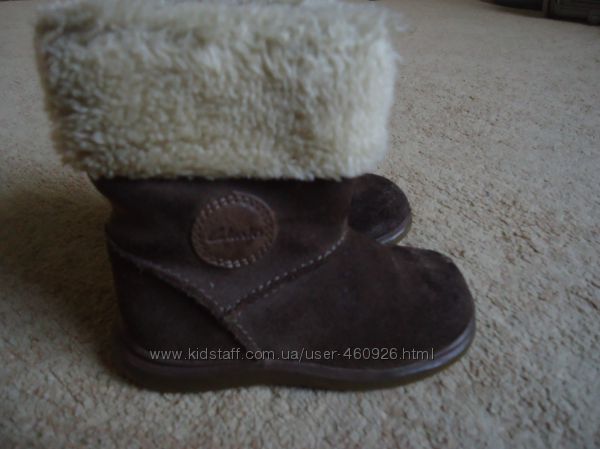 Замшевые сапожки Clarks, стелька 15см