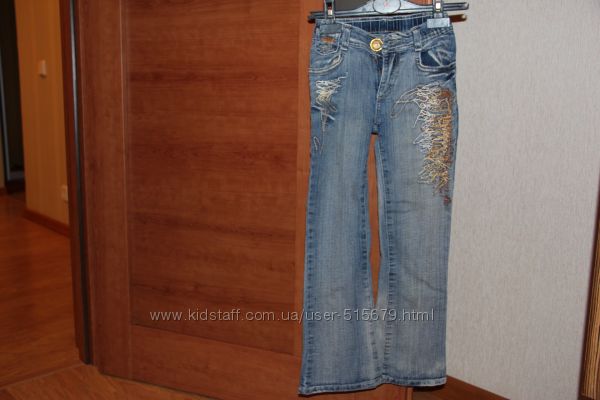 джинсы с вышивкой