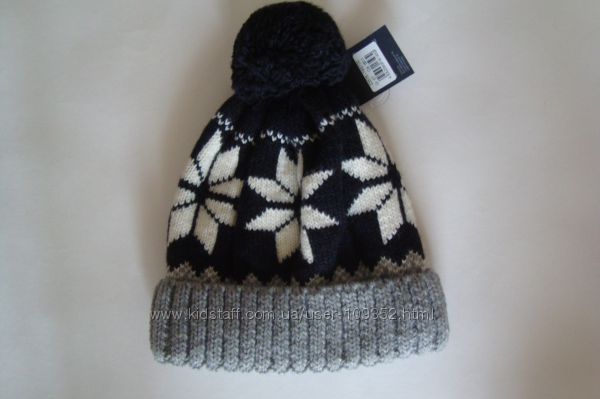Тёплая шапка с зимними узорами