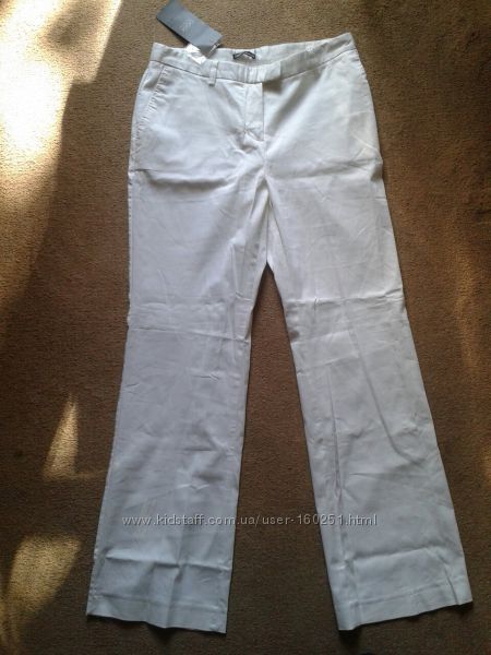 Класичні базові білі брюки прямого крою