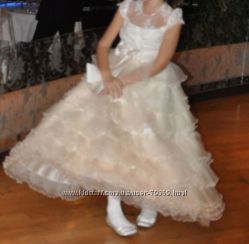 Шикарное нарядное платье принцесса на девочку 5-7 лет 