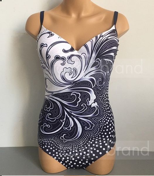 Отличный сдельный купальник на пышные формы